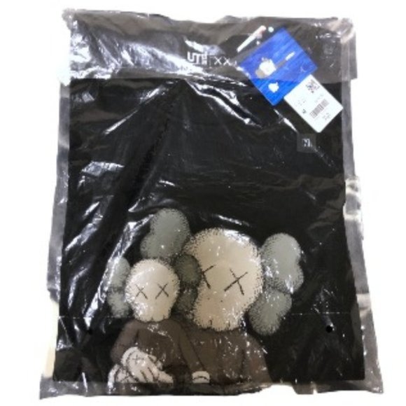 NWT Uniqlo x Kaws UT Unisex Short Sleeve Graphic T-Shirt - Picture 4 of 5